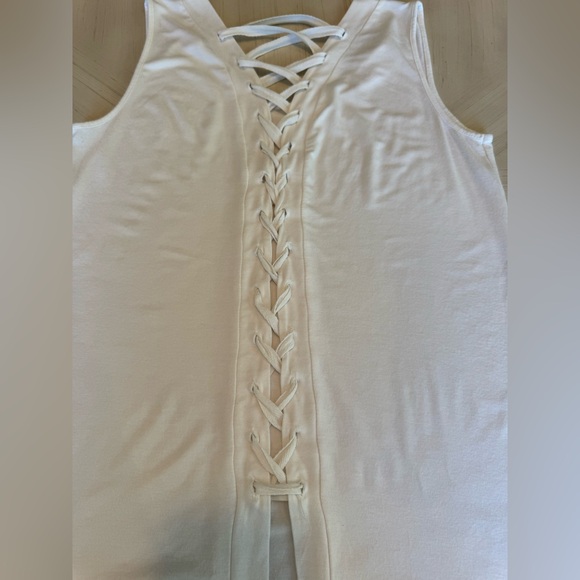 Cable & Gauge - Laced-Up Back V- Neck Tank- Ivory Size M - Picture 10 of 14